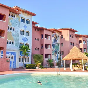 Selina Laguna Zone Hotel Cancún